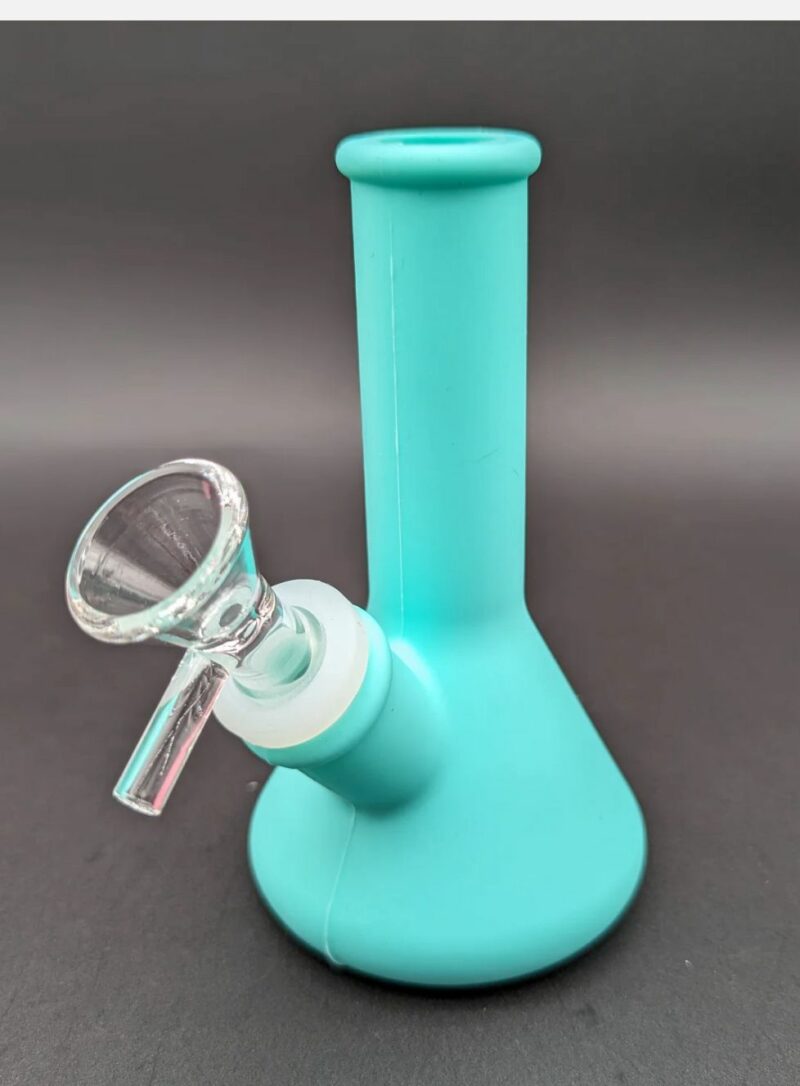 Phoenix Star 2023 Mini Beaker Glass Bong – 5” Silicone Hybrid - Image 4